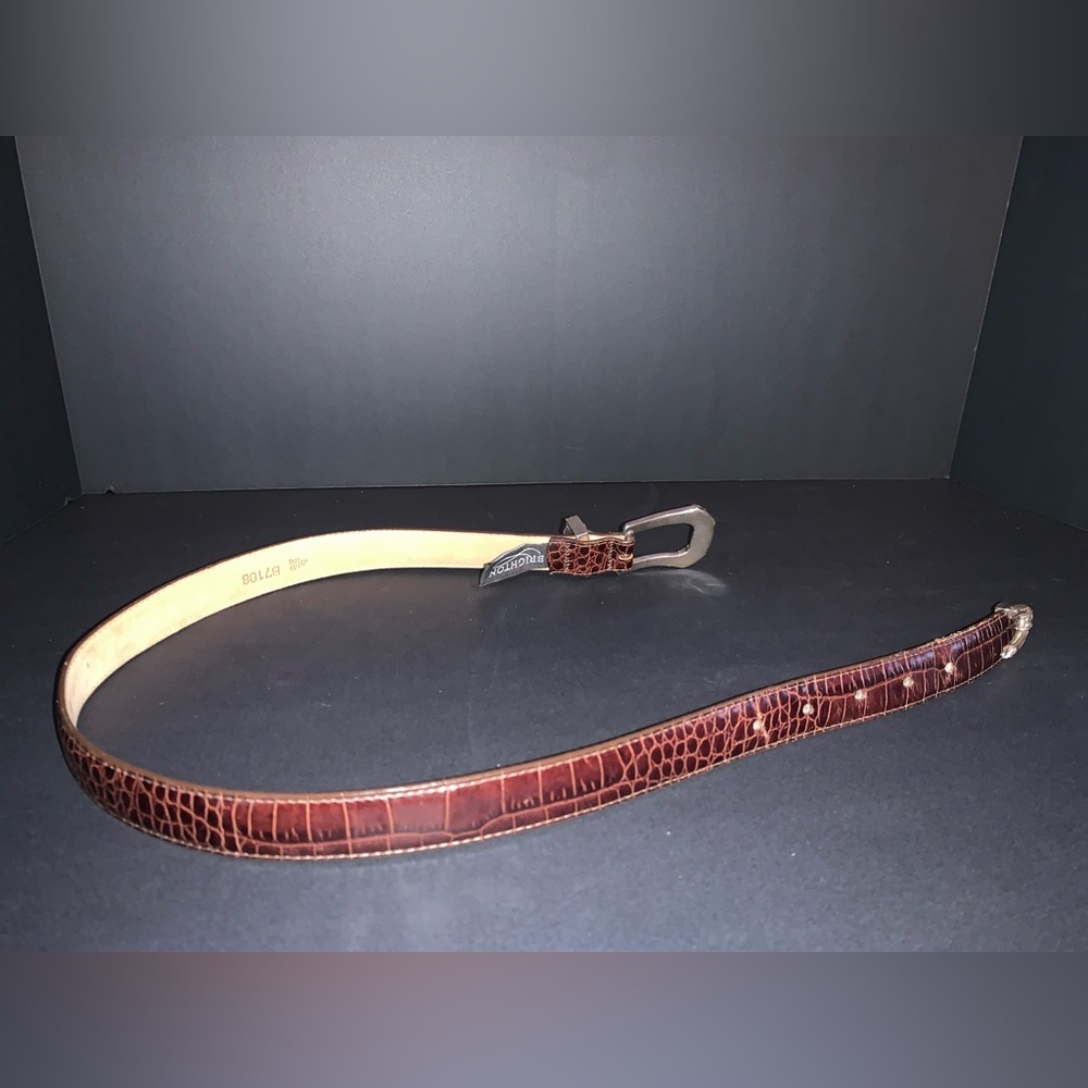 Vintage, Brighton Belt with a beautiful silver plated floral belt buckle. - Picture 5 of 8